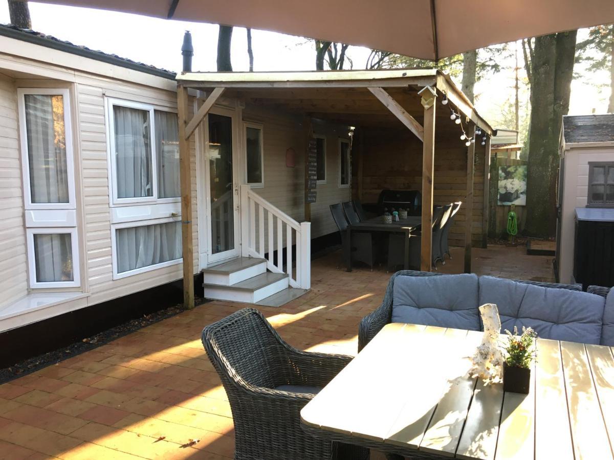 Prachtige Luxe Chalet Op De Veluwe Nabij Hoenderloo Exterior photo